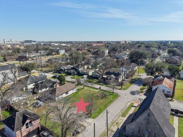 3241 Simmons Street, Houston, TX 77004