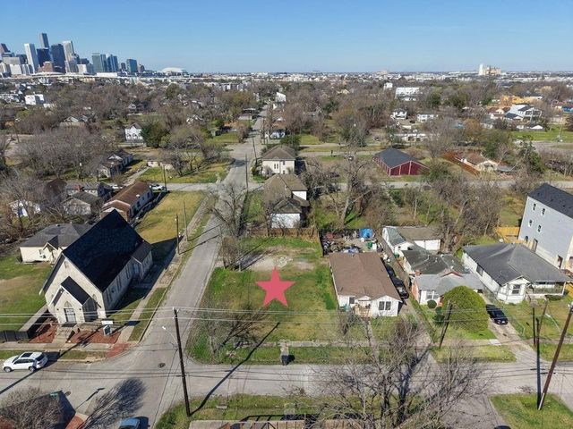 3241 Simmons Street, Houston, TX 77004