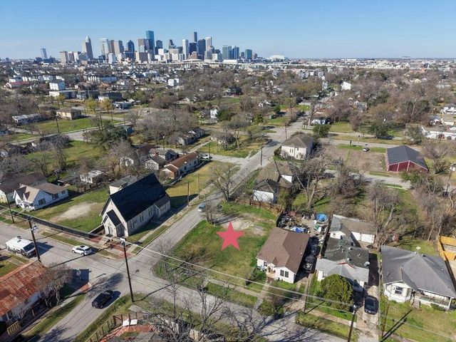 3241 Simmons Street, Houston, TX 77004