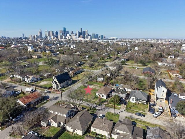 3241 Simmons Street, Houston, TX 77004