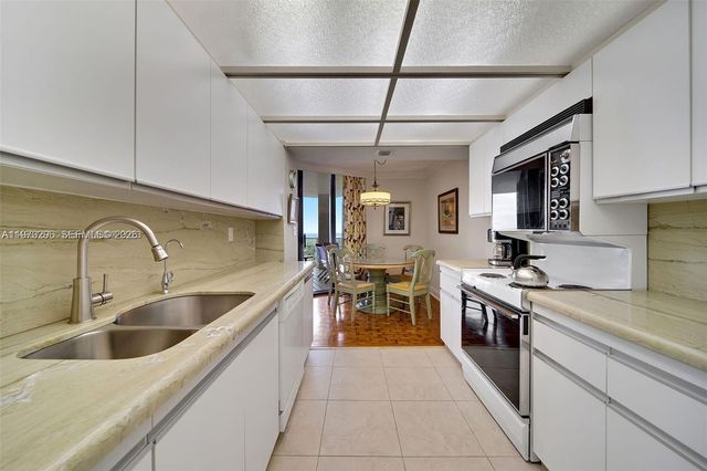 2000 Towerside Ter 1905, Miami, FL 33138