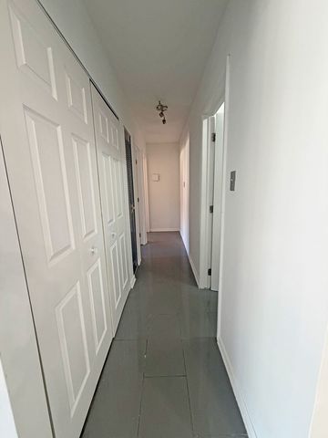 4820 W CONRAD Street 106, Skokie, IL 60077