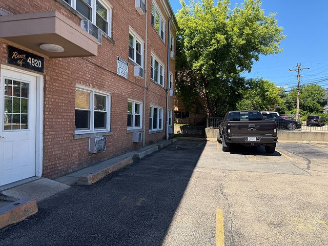 4820 W CONRAD Street 106, Skokie, IL 60077