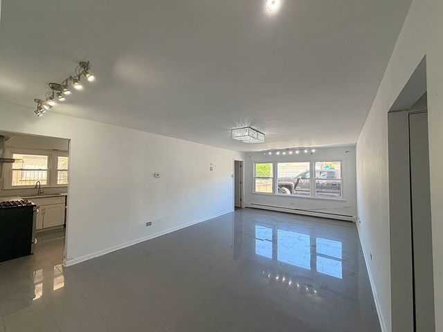 4820 W CONRAD Street 106, Skokie, IL 60077