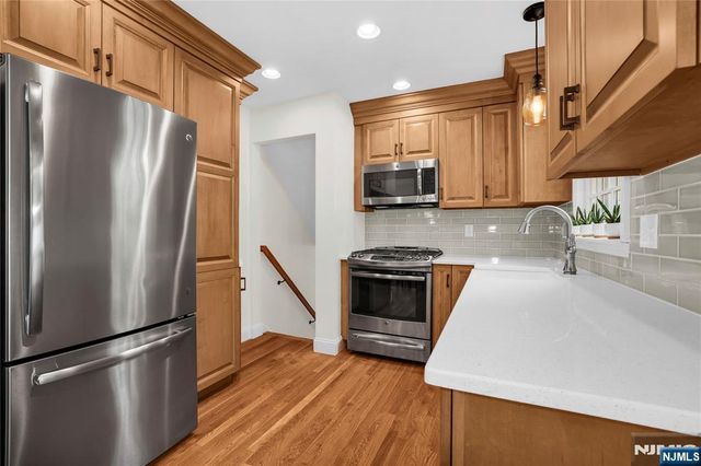 14 Meadow Drive, Little Falls, NJ 07424