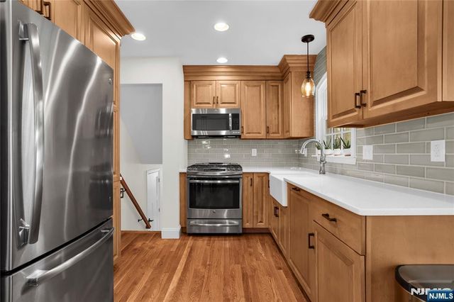 14 Meadow Drive, Little Falls, NJ 07424