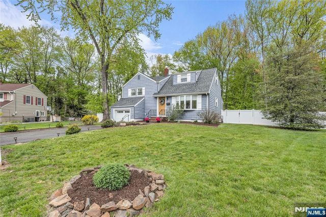 14 Meadow Drive, Little Falls, NJ 07424