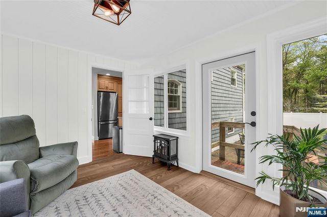 14 Meadow Drive, Little Falls, NJ 07424