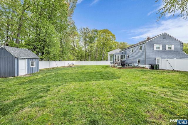 14 Meadow Drive, Little Falls, NJ 07424