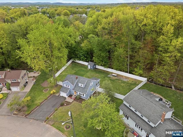 14 Meadow Drive, Little Falls, NJ 07424