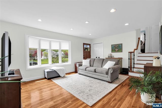 14 Meadow Drive, Little Falls, NJ 07424