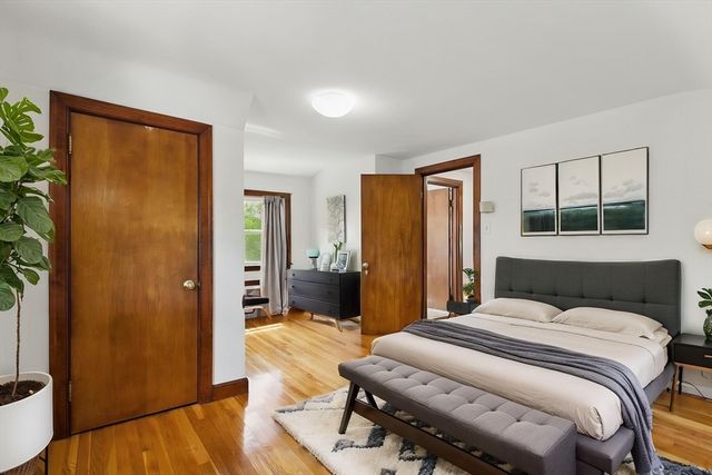 195 Edenfield Ave, Watertown, MA 02472