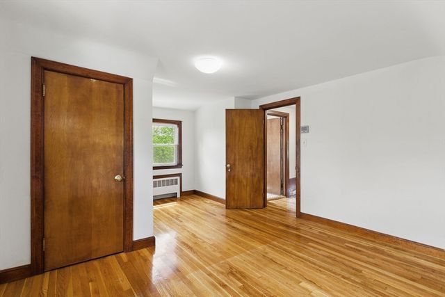 195 Edenfield Ave, Watertown, MA 02472