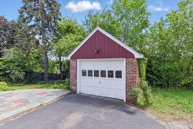 195 Edenfield Ave, Watertown, MA 02472