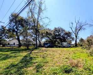 806 N Cleveland Street, Dayton, TX 77535