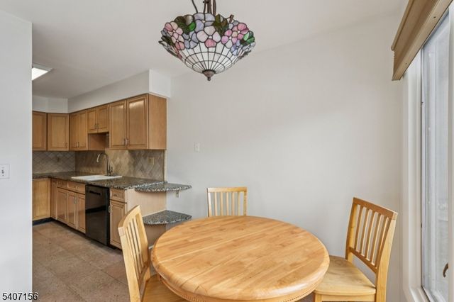 39 Cedarwood Ter., Woodland Park, NJ 07424