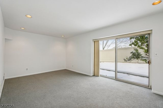 39 Cedarwood Ter., Woodland Park, NJ 07424