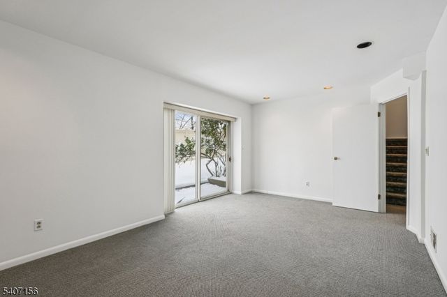 39 Cedarwood Ter., Woodland Park, NJ 07424