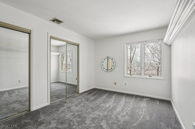 39 Cedarwood Ter., Woodland Park, NJ 07424