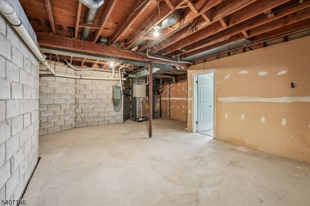 39 Cedarwood Ter., Woodland Park, NJ 07424