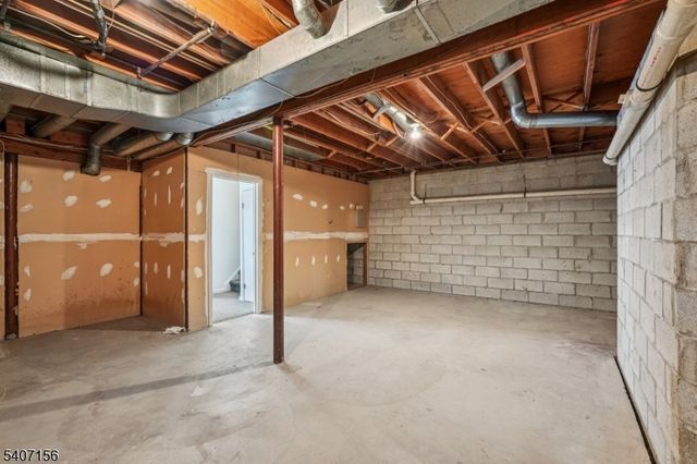 39 Cedarwood Ter., Woodland Park, NJ 07424