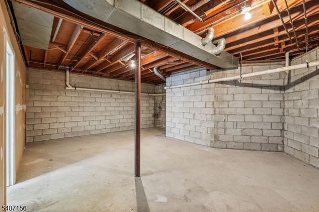 39 Cedarwood Ter., Woodland Park, NJ 07424