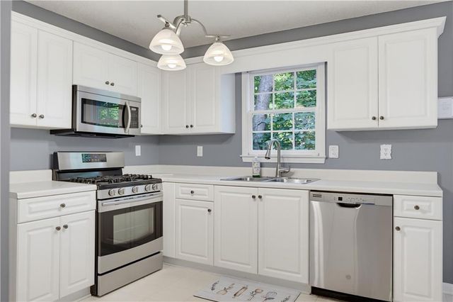 804 Abbington Lane, Douglasville, GA 30134