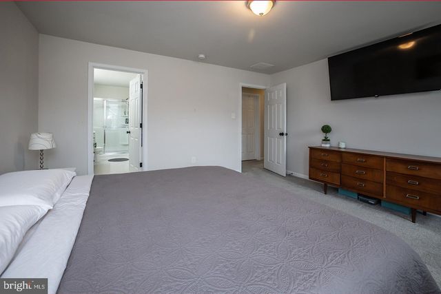 2994 DAPHNE DR, Vineland, NJ 08361