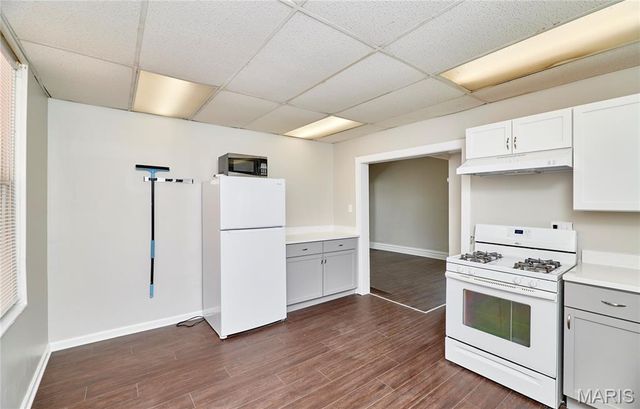 4832 Goethe Avenue, St Louis, MO 63116