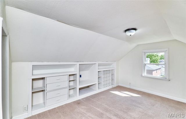 4832 Goethe Avenue, St Louis, MO 63116