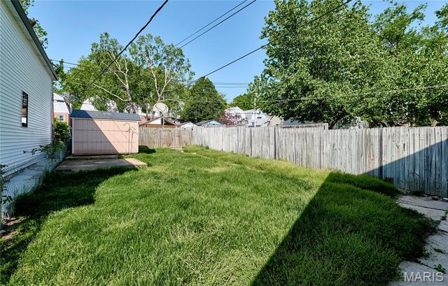 4832 Goethe Avenue, St Louis, MO 63116