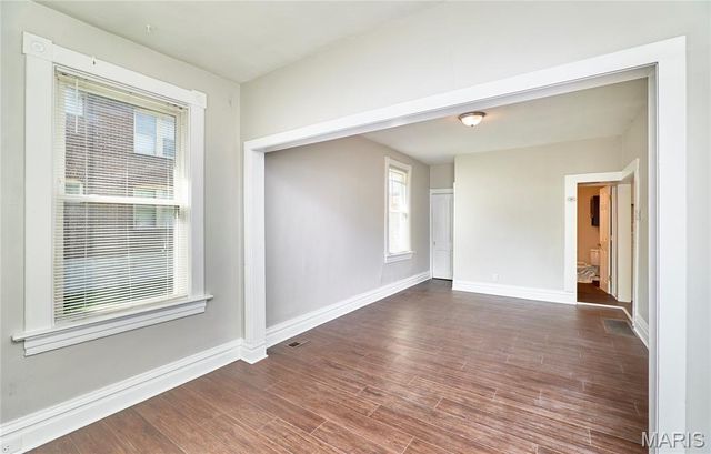 4832 Goethe Avenue, St Louis, MO 63116