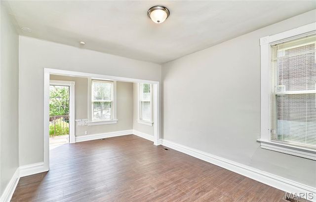 4832 Goethe Avenue, St Louis, MO 63116