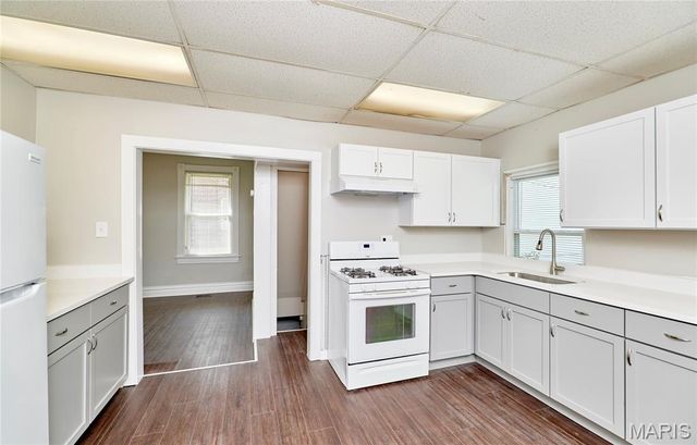 4832 Goethe Avenue, St Louis, MO 63116