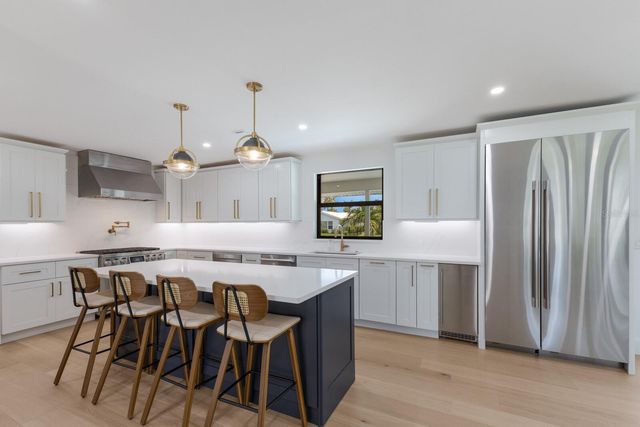 510 PUTTER LANE, Longboat Key, FL 34228