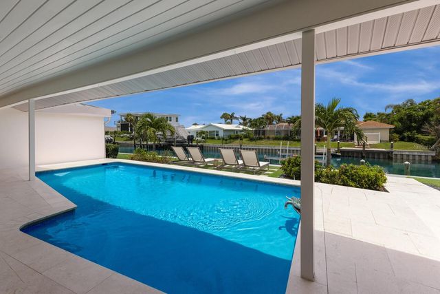 510 PUTTER LANE, Longboat Key, FL 34228