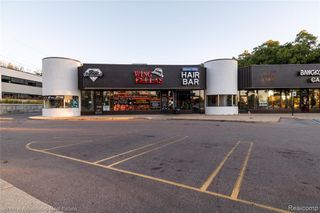 29540 Northwestern Hwy, Southfield, MI 48034