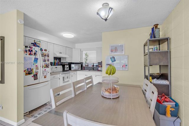 3712 SW 12th Ct, Fort Lauderdale, FL 33312