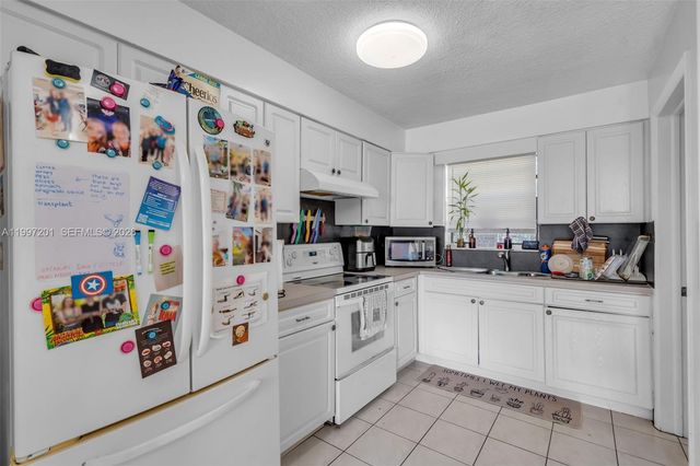 3712 SW 12th Ct, Fort Lauderdale, FL 33312