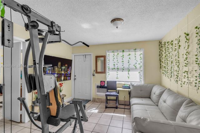 3712 SW 12th Ct, Fort Lauderdale, FL 33312