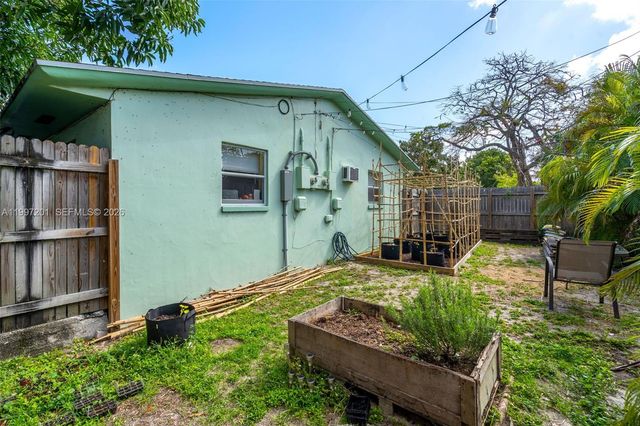 3712 SW 12th Ct, Fort Lauderdale, FL 33312
