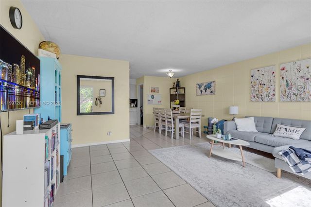 3712 SW 12th Ct, Fort Lauderdale, FL 33312