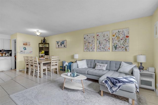 3712 SW 12th Ct, Fort Lauderdale, FL 33312