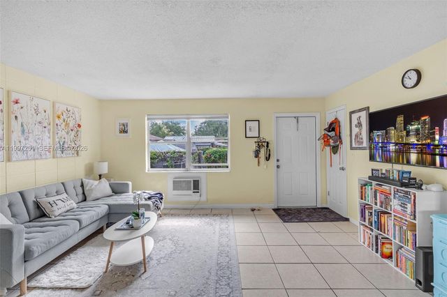 3712 SW 12th Ct, Fort Lauderdale, FL 33312