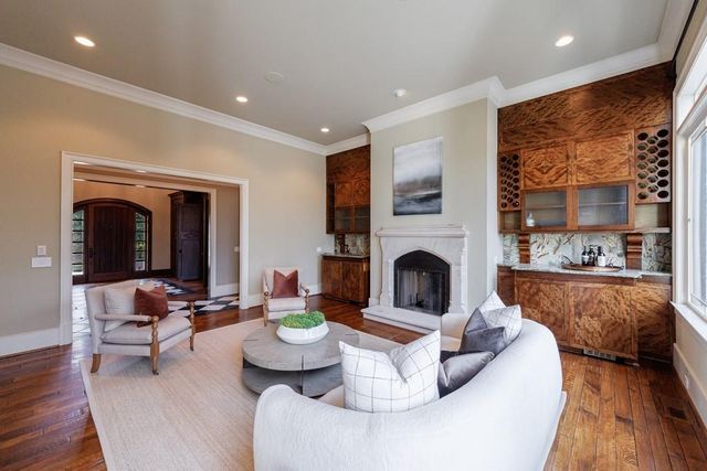 4500 Powers Ferry Road, Atlanta, GA 30327