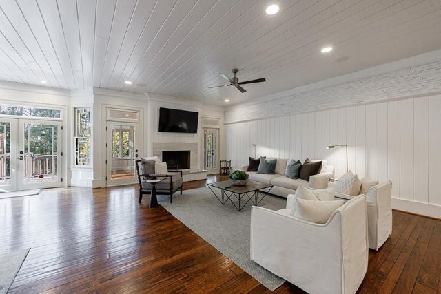 4500 Powers Ferry Road, Atlanta, GA 30327