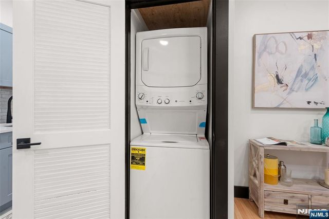 391 Central Avenue 1, Jersey City, NJ 07307