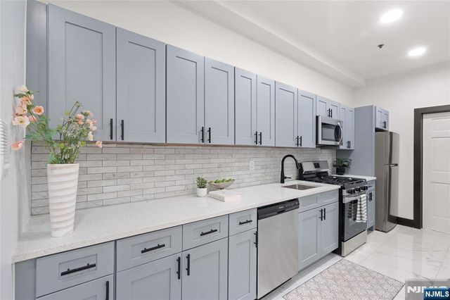 391 Central Avenue 1, Jersey City, NJ 07307