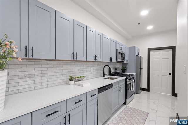 391 Central Avenue 1, Jersey City, NJ 07307