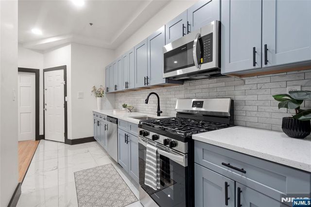 391 Central Avenue 1, Jersey City, NJ 07307